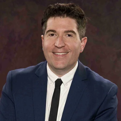 Headshot of Dr. Dan Peluso