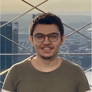 Headshot of Ashod Khederlarian
